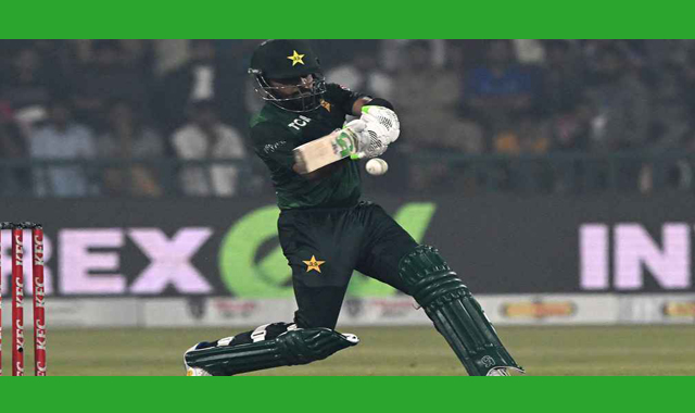 দলে ফিরেই নিজের পুরো সিংহাসনগুলো উদ্ধার করতে শুরু করেছেন বাবর