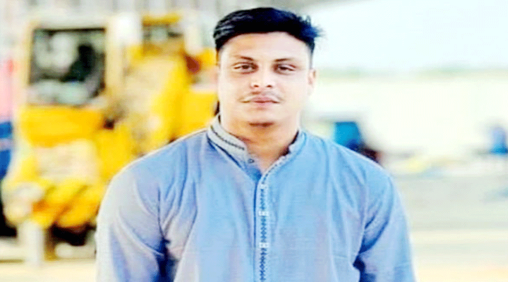 ছাত্রলীগের পৌর কমিটির সাবেক সভাপতি সাকেলসহ তিনজনকে গ্রে ফ তা র