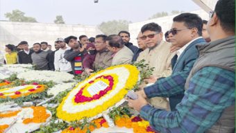 সাবেক তিনবারের প্রধানমন্ত্রী বেগম খালেদা জিয়ার কবর জিয়ারত করলেন বদরুজ্জামান সেলিম