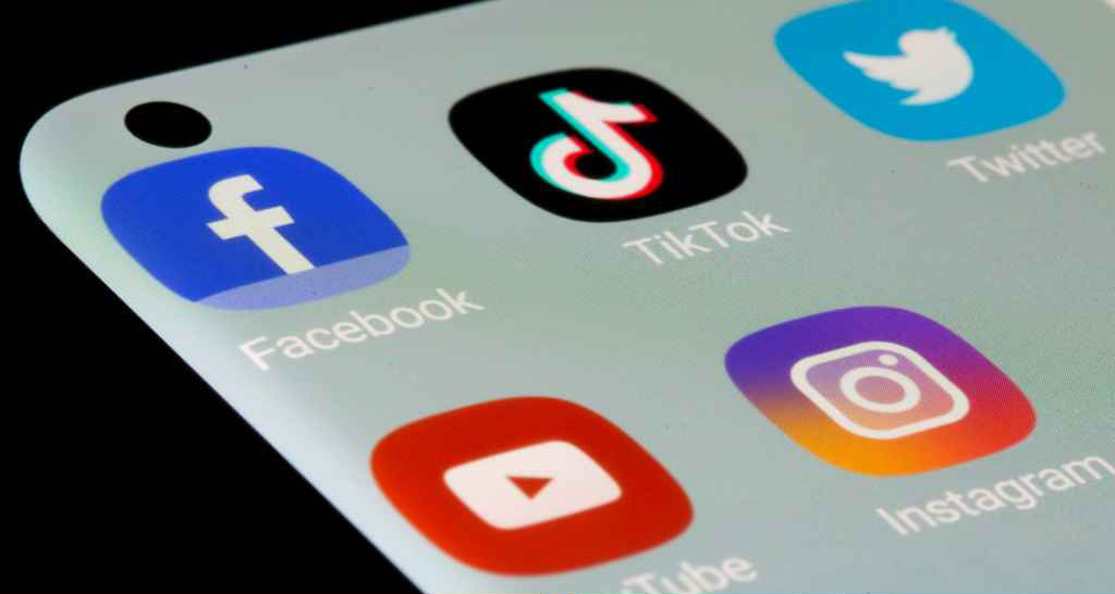 ফ্রান্সের জাতীয় পরিষদে ১৫ বছরের কম বয়সীদের জন্য সোশ্যাল মিডিয়া ব্যবহার নিষিদ্ধ বিল পাস