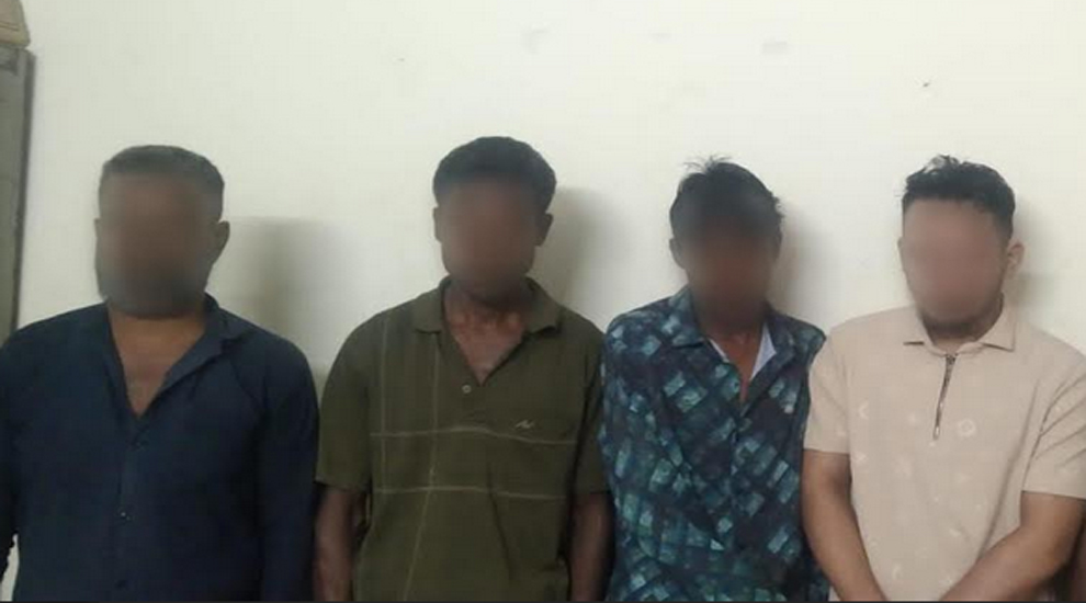 মেন্দিবাগ এলাকা থেকে ৪ জন পেশাদার জুয়াড়ী আটক করা হয়েছে