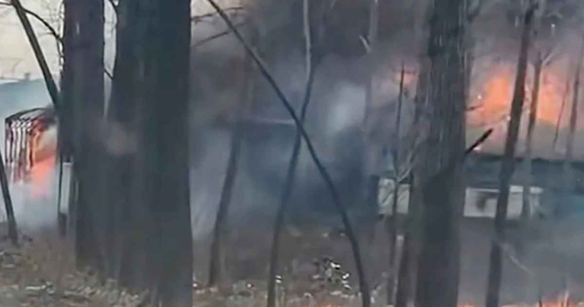 চীনে আতশবাজির একটি দোকানে ভয়াবহ বিস্ফোরণে অন্তত আটজন নিহত হয়েছেন