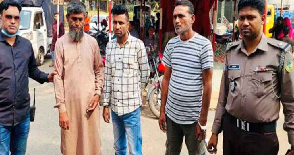 স্ত্রীকে দিয়ে ‘হানিট্র্যাপ’-এর মাধ্যমে প্রতারণার অভিযোগে স্বামীসহ তিনজনকে গ্রেপ্তার