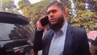 সেনাসদস্যদের সঙ্গে তর্কে জড়িয়েছেন জামায়াত প্রার্থী স ম খালিদুজ্জামান