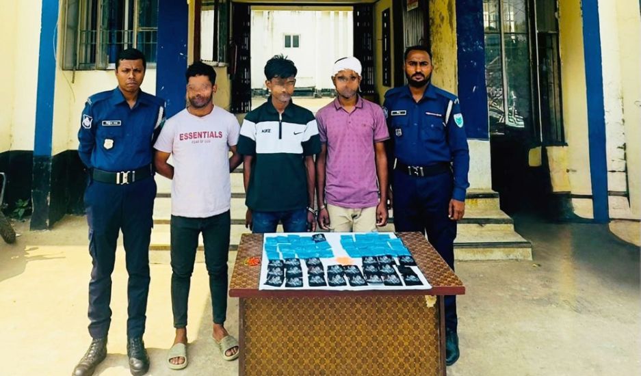 ইয়াবার বড় চালানসহ তিনজনকে আটক করেছে পুলিশ